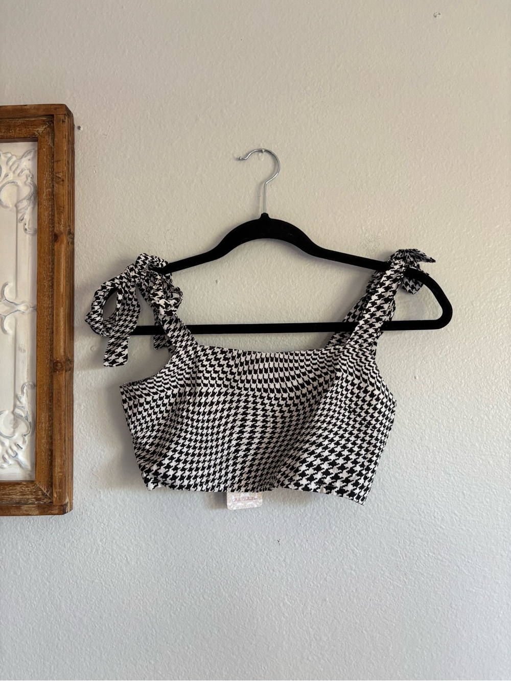 Valija Gitana, Inc. women’s crop top size small black white houndstooth NWT ties